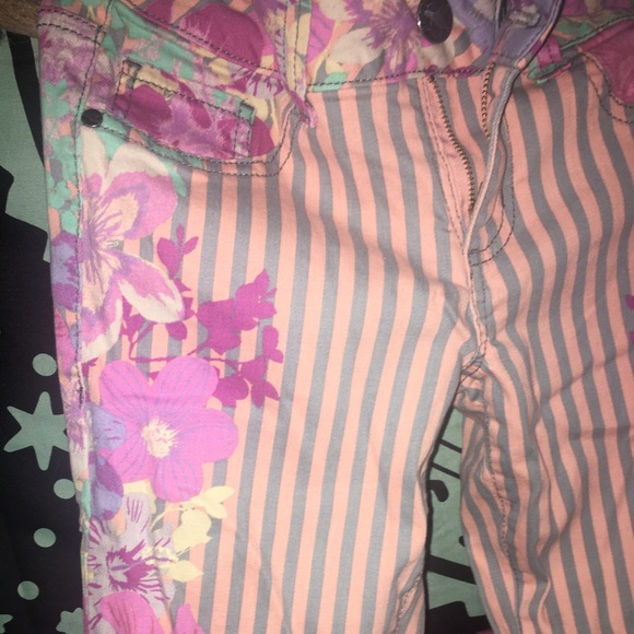 Floral striped Grane Juniors 5 Skinny Jeans EUC - Picture 2 of 15